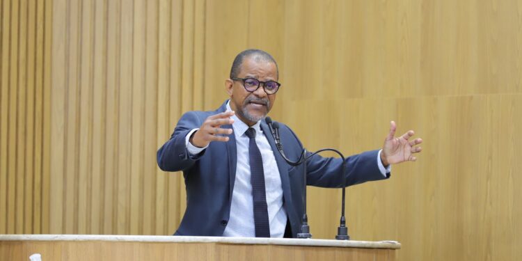 Maio Laranja: Professor Bittencourt faz alerta sobre a exploração sexual de crianças e adolescentes