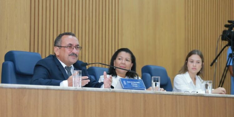 Vereador Cícero preside Sessão Especial em comemoração aos 96 anos de fundação do Hospital Cirurgia