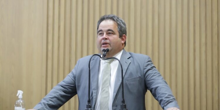 Vinícius Porto ficará no comando da Prefeitura de Aracaju por 15 dias