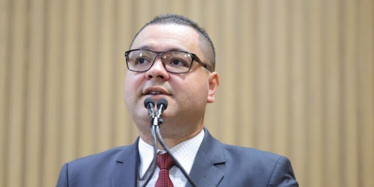 Eduardo Lima comemora Lei que torna crime hediondo homicídio contra crianças no Brasil