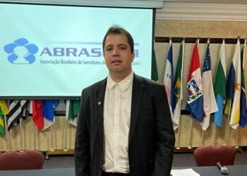 Em Curitiba, Sávio participa de encontro nacional de vereadores