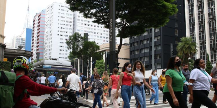 Covid-19: Brasil registra 19.725 casos e 195 mortes em 24 horas