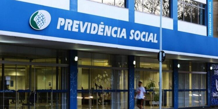 Médicos peritos do INSS encerram greve em Sergipe