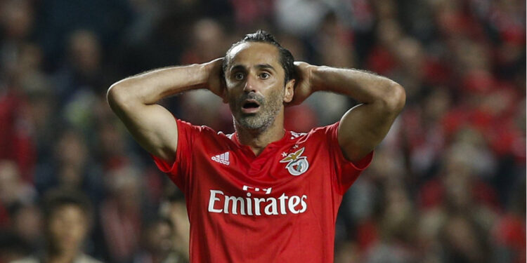 Ex-atacante da Seleção é detido no aeroporto de Lisboa