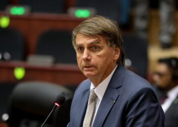 Bolsonaro diz que Moraes, do STF, ‘infelizmente’ suspendeu redução de IPI