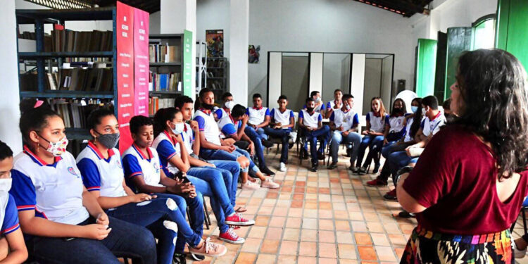 Papo Jovem: Semas debate sexualidade com alunos da EMEF São Cristóvão