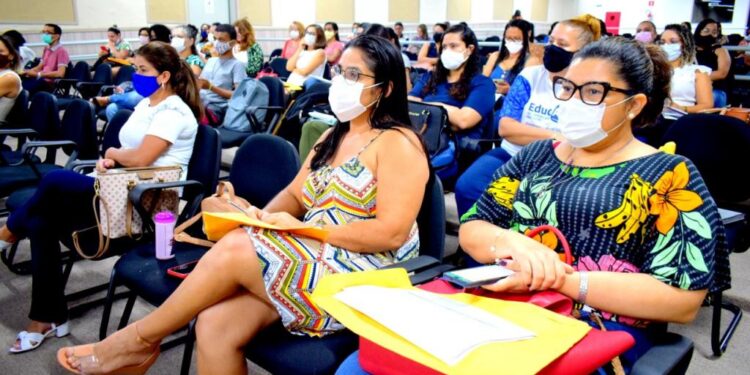 Prefeitura de Aracaju realiza formação de educadores da rede municipal para avaliação de leitura