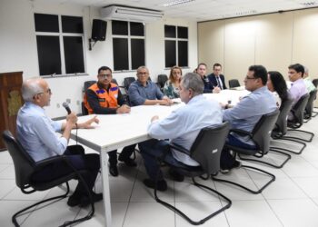 Prefeito Edvaldo reúne Comitê de Crise e pede máxima atenção nas próximas 72 horas