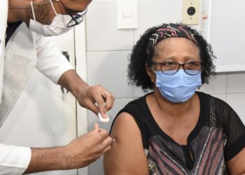 Aracaju já vacinou mais de 50 mil idosos contra influenza