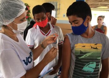 Aracaju inicia dose de reforço para adolescentes nesta segunda, dia 30
