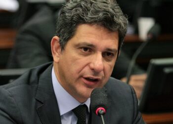 “Meu voto foi para dar transparência à aplicação das emendas”, declara Rogério