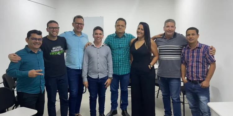Capitão Samuel é recebido pela Associação dos Corretores de Imóveis