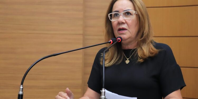 Indicação de Goretti Reis prevê ampliação do prazo para pagamento do REFIS do IPVA