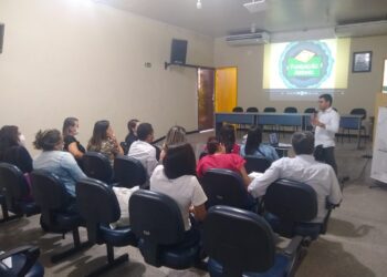Prefeitura de Socorro recebe representante da Fundação Abrinq para reunião na Secretaria de Saúde