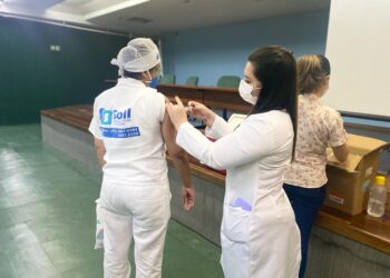 Profissionais do Huse são imunizados contra a Influenza