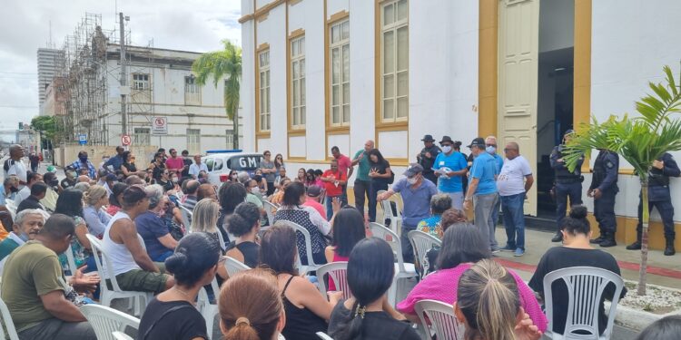 Vereadores recuam e 2.600 servidores de Aracaju ficarão sem 5%