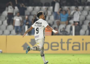 Santos derrota Juventude na abertura da 12ª rodada do Brasileiro