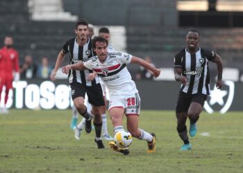 São Paulo é derrotado pelo Botafogo e encerra sequência de 15 jogos invicto