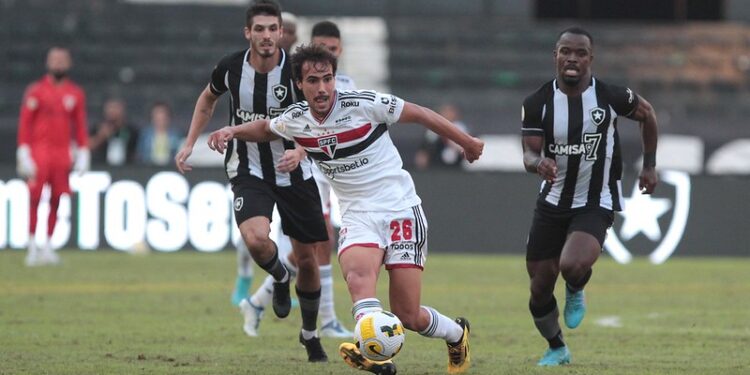 São Paulo é derrotado pelo Botafogo e encerra sequência de 15 jogos invicto