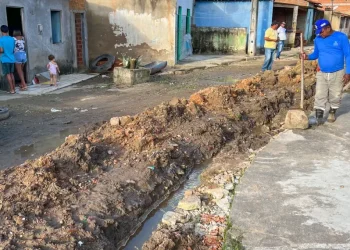 Prefeitura de Propriá inicia construção de rede de esgoto no Conjunto Maria do Carmo I