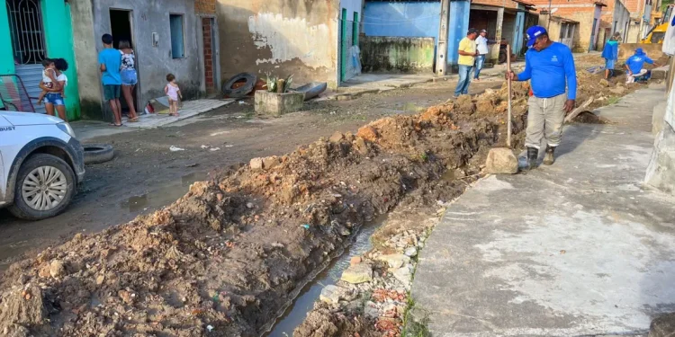 Prefeitura de Propriá inicia construção de rede de esgoto no Conjunto Maria do Carmo I
