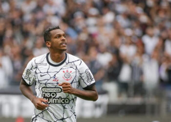 Corinthians encaminha rescisão contratual amigável com Jô