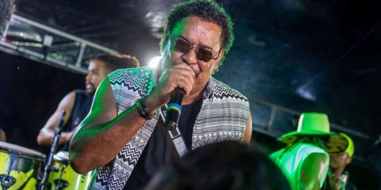 Após Compadre Washington ter prisão decretada, filho do cantor abre o jogo e expõe descaso do pai: “Sempre fui eu que busquei estabelecer contato”