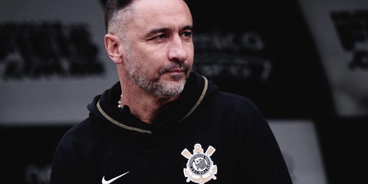 R$ 375 milhões entram em jogo e Corinthians recebe proposta da Europa por queridinho de Vítor Pereira