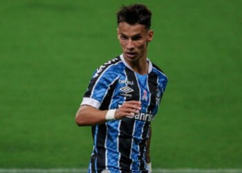 “Aceita, mas não abre mão…”; Grêmio faz ‘exigência final’ para liberar Ferreira ao Flamengo