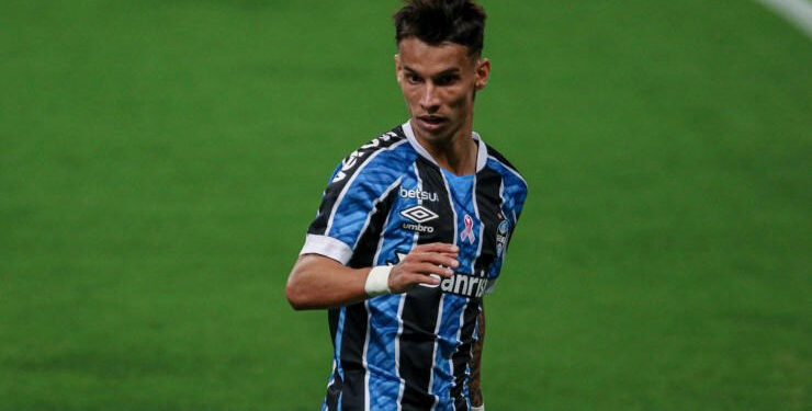 “Aceita, mas não abre mão…”; Grêmio faz ‘exigência final’ para liberar Ferreira ao Flamengo