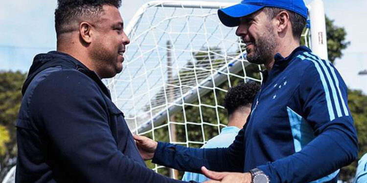 Cruzeiro chega a acordo com Pezzolano e anuncia renovação até 2023