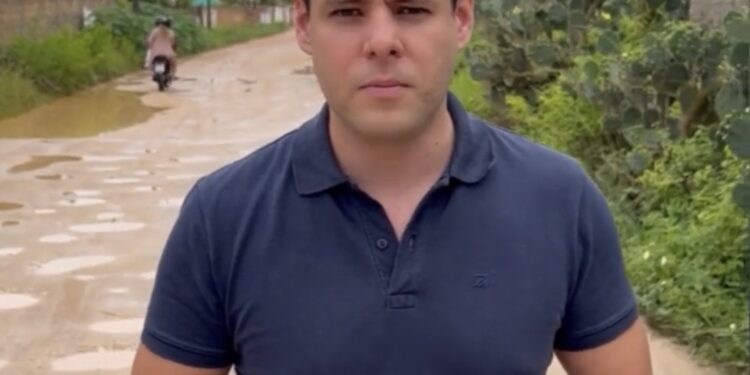 Rodrigo Valadares constata abandono no Mosqueiro 