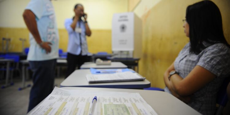 Inscrições são abertas para ser mesário voluntário nas eleições deste ano em Sergipe