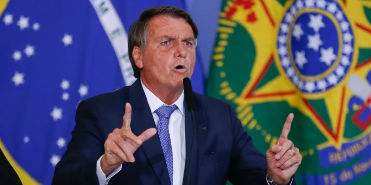 Bolsonaro fala em não acatar ordem do STF e empresários aplaudem