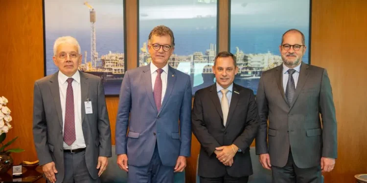 Laércio Oliveira se reúne com presidente da Petrobras, no Rio de Janeiro, para tratar do Sergipe Águas Profundas