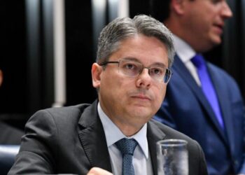 “Cobramos punição desde que as denúncias surgiram”, afirma Alessandro Vieira após prisão de ex-ministro da Educação