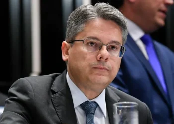 “É preciso encerrar a duplicação da BR-101 Norte e iniciar o que falta no trecho Sul”, afirma Alessandro