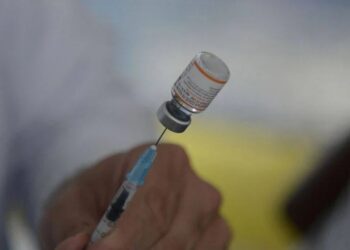 Covid: vacinação evitou ao menos 500 mortes por dia no início de 2021