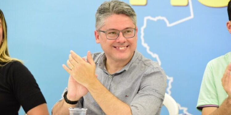 Lançamento da pré-candidatura de Alessandro Vieira ao governo será dia 6