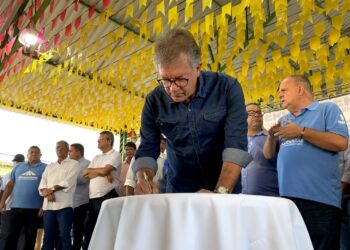 Laércio acompanha autorização para recuperação de rodovias na Região Sul