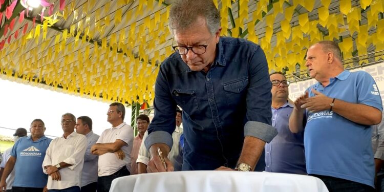 Laércio acompanha autorização para recuperação de rodovias na Região Sul