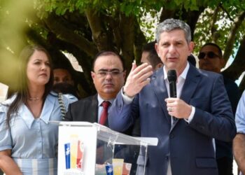 Rogério prestigia comemorações pelos 132 anos de Emancipação Política de Simão Dias