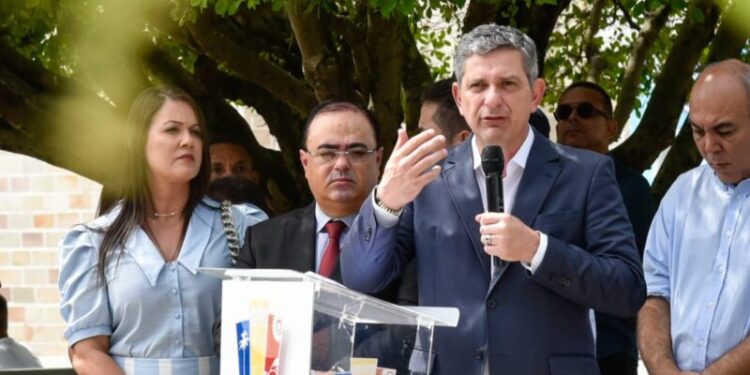 Rogério prestigia comemorações pelos 132 anos de Emancipação Política de Simão Dias