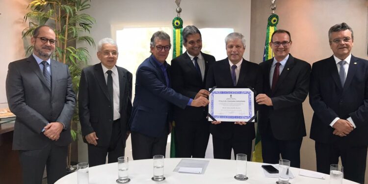 Poder Legislativo concede ‘Título de Cidadania Sergipana’ a Márcio Félix