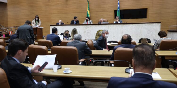 Aprovado projeto que fixa funções de confiança aos servidores do Fisco