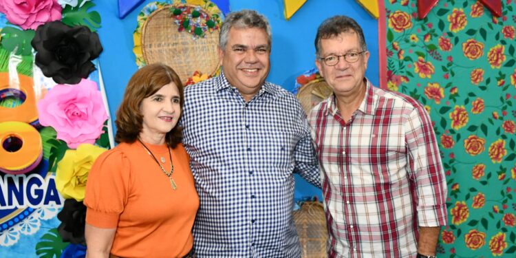 Pré-candidato ao Senado, Laércio Oliveira, acompanha festividades em Aquidabã e Itaporanga D’Ajuda