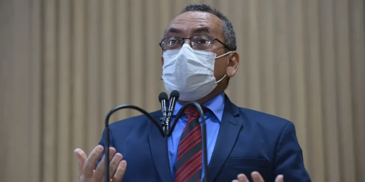 Após erro da Maternidade Santa Isabel, mulher dá a luz dentro do carro do vereador Cícero do Santa Maria