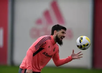 Rescisão de Bruno Méndez aparece no BID; Corinthians corre para inscrevê-lo na Libertadores