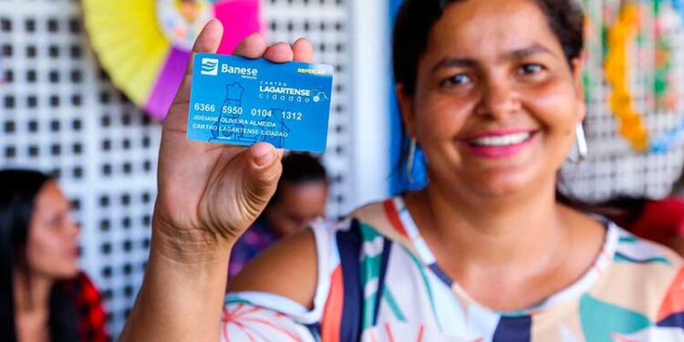 Mais de 500 famílias já são beneficiadas com o Cartão Cidadão Lagartense