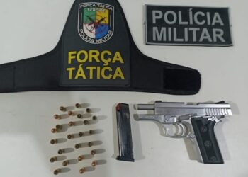 PM apreende arma de fogo em abordagem a veículo em Aracaju